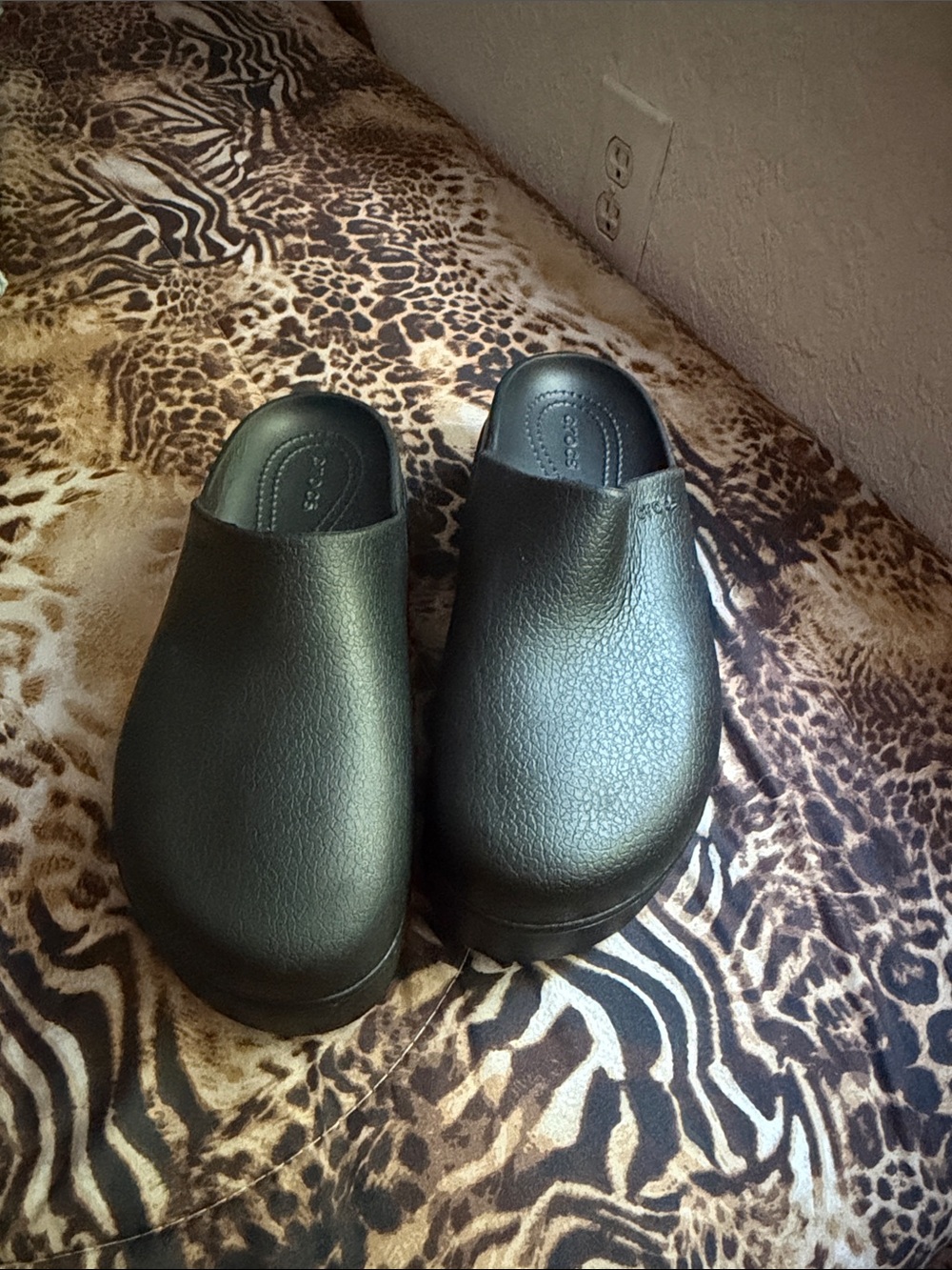 CROCS Women Black Slip-On Clogs